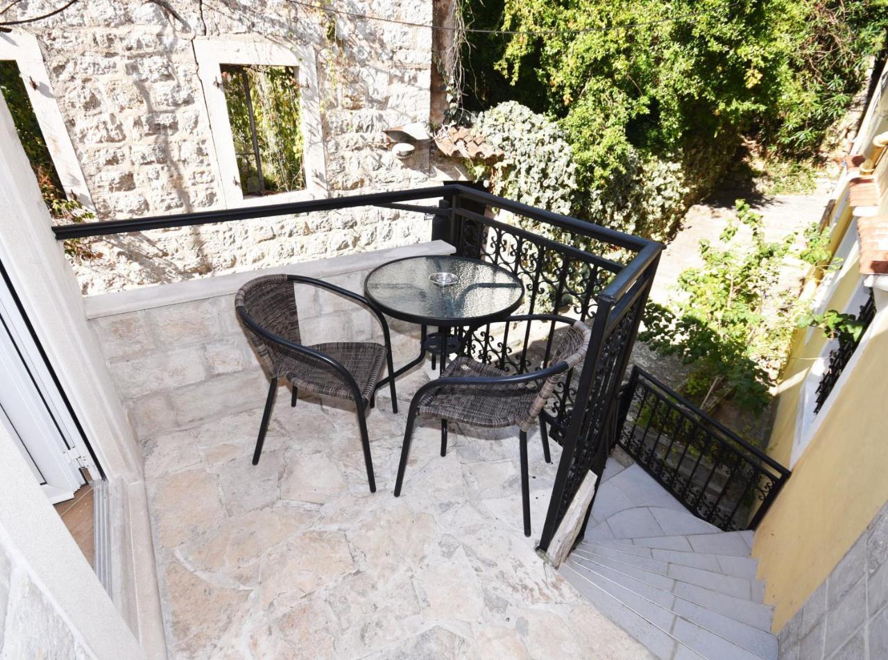 Vila Kula 1830 Apartments Херцег Нови Екстериор снимка