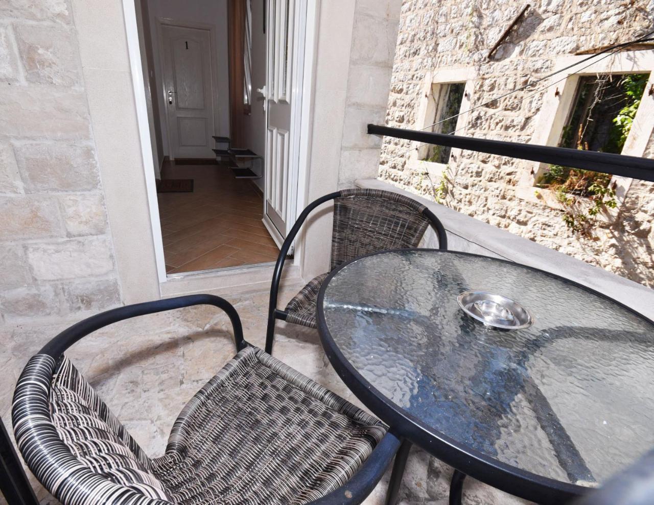Vila Kula 1830 Apartments Херцег Нови Екстериор снимка