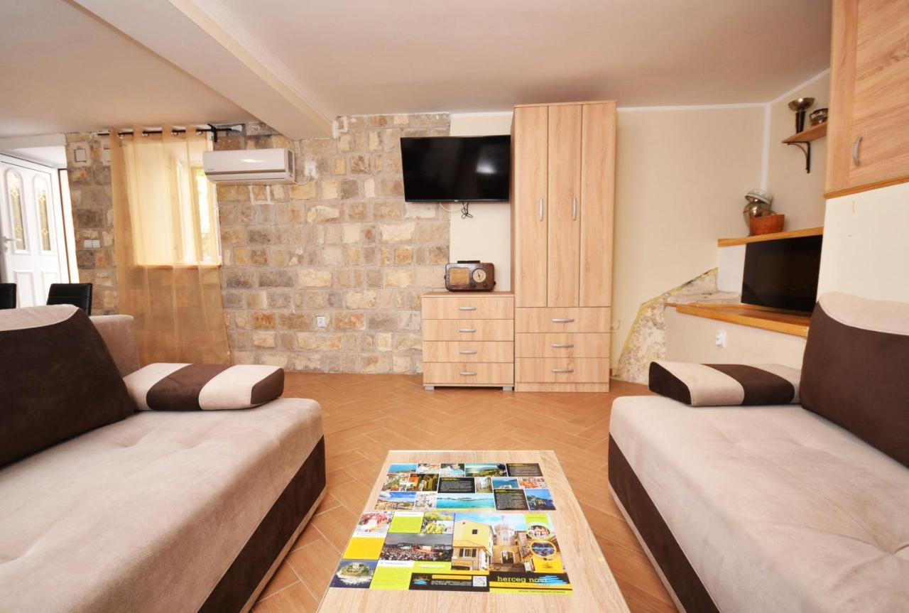 Vila Kula 1830 Apartments Херцег Нови Екстериор снимка