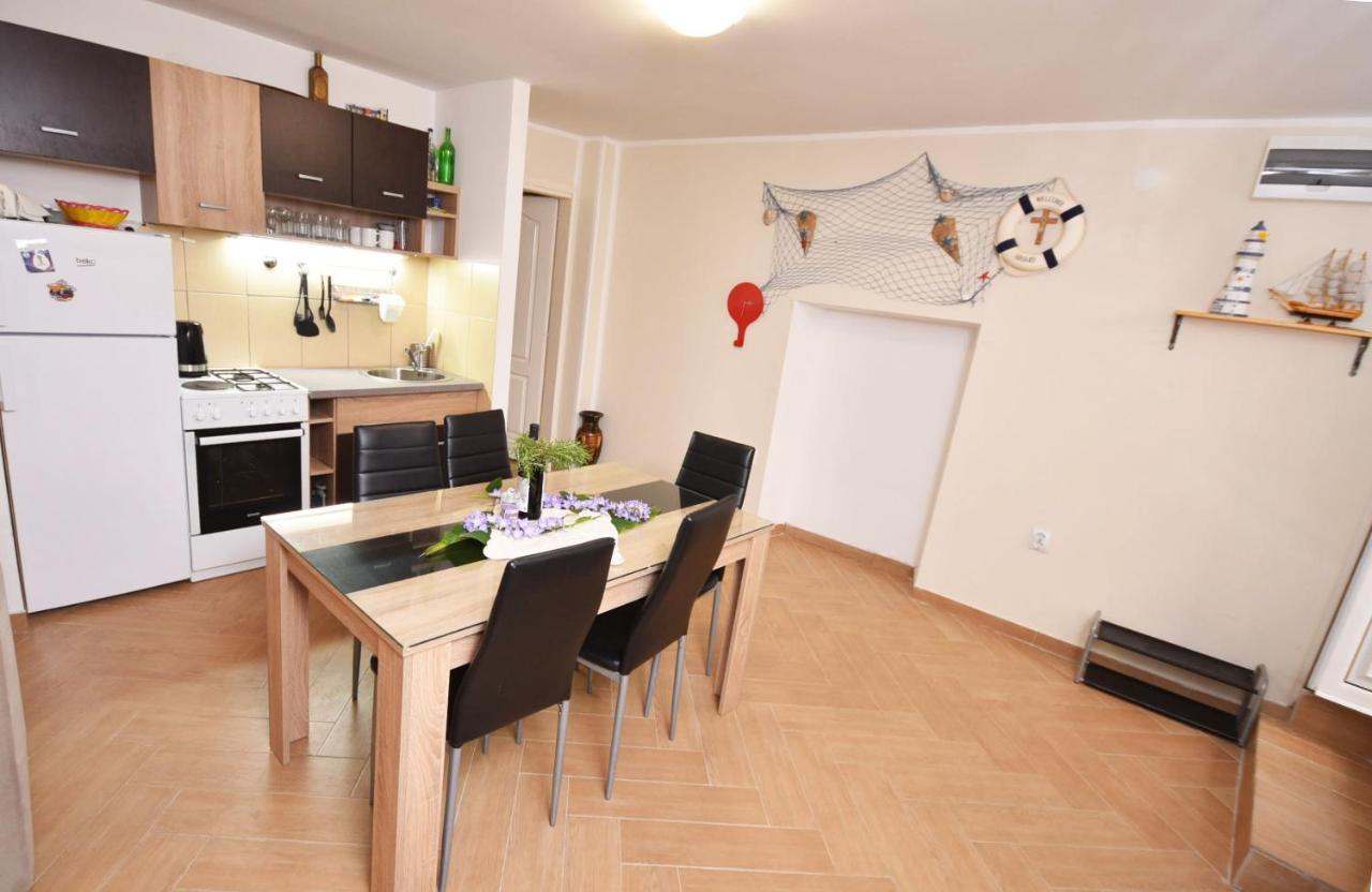 Vila Kula 1830 Apartments Херцег Нови Екстериор снимка
